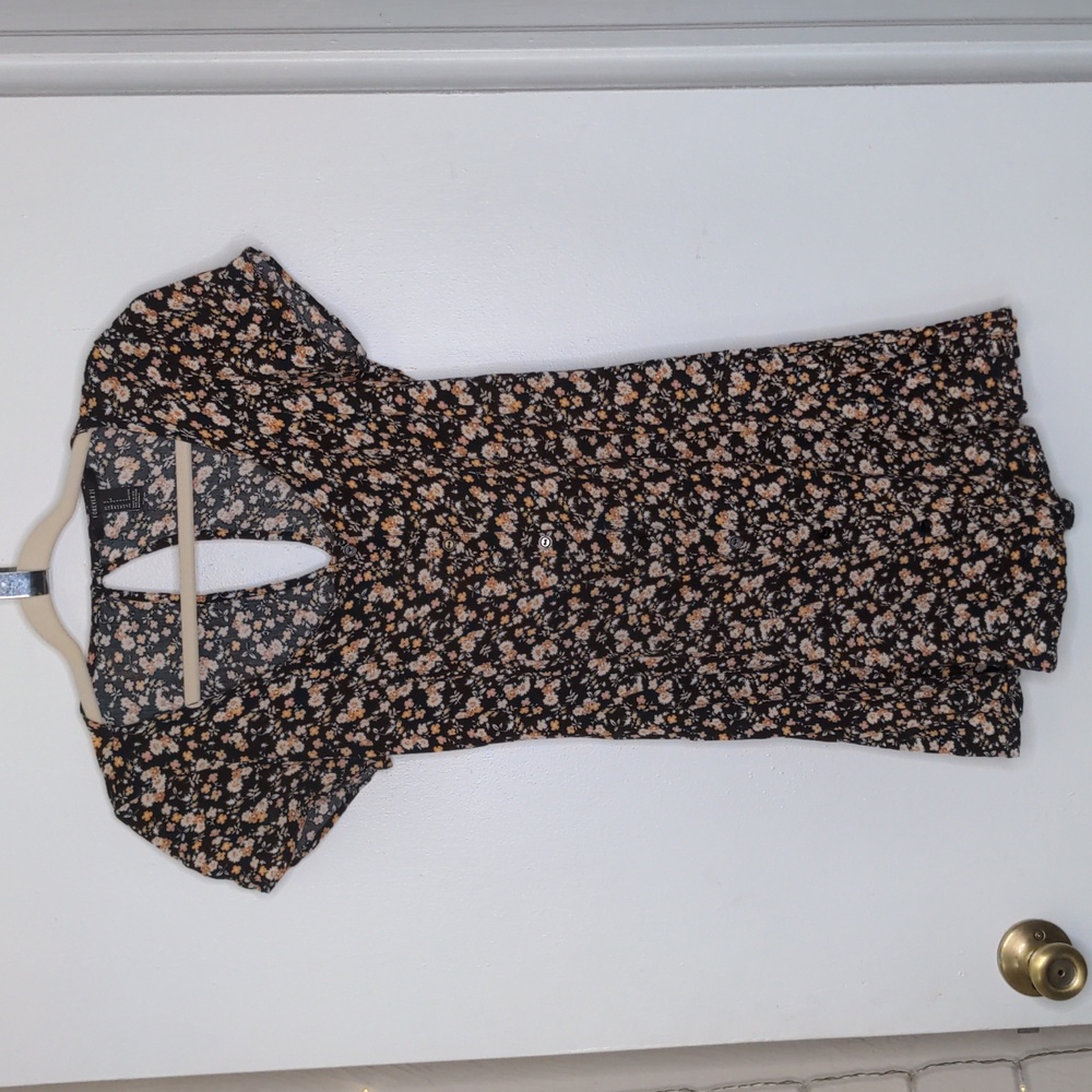 F21 floral fit & flare open key hole back 90s mini skater dress size small